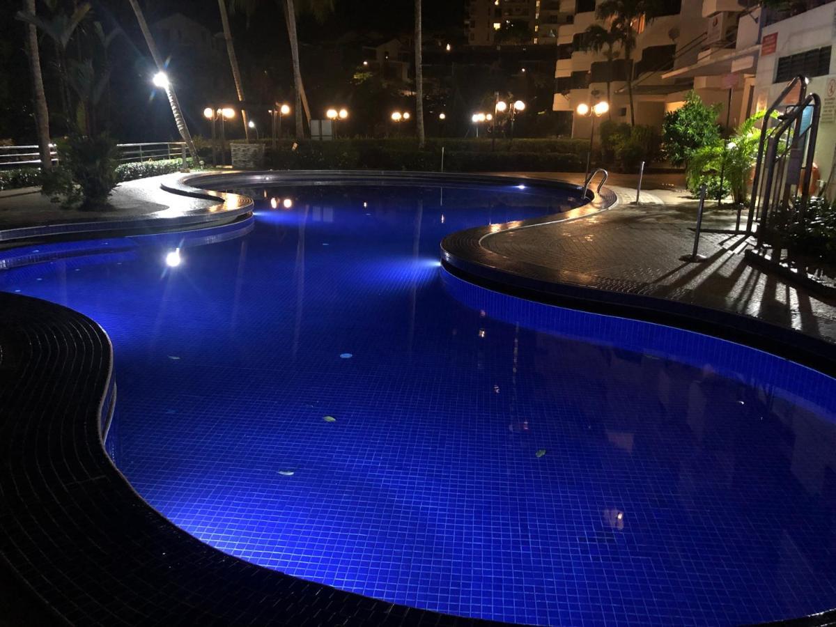 Beach Resort Home Stay Sri Sayang Apartment Batu Ferringhi 2Bedroom 외부 사진