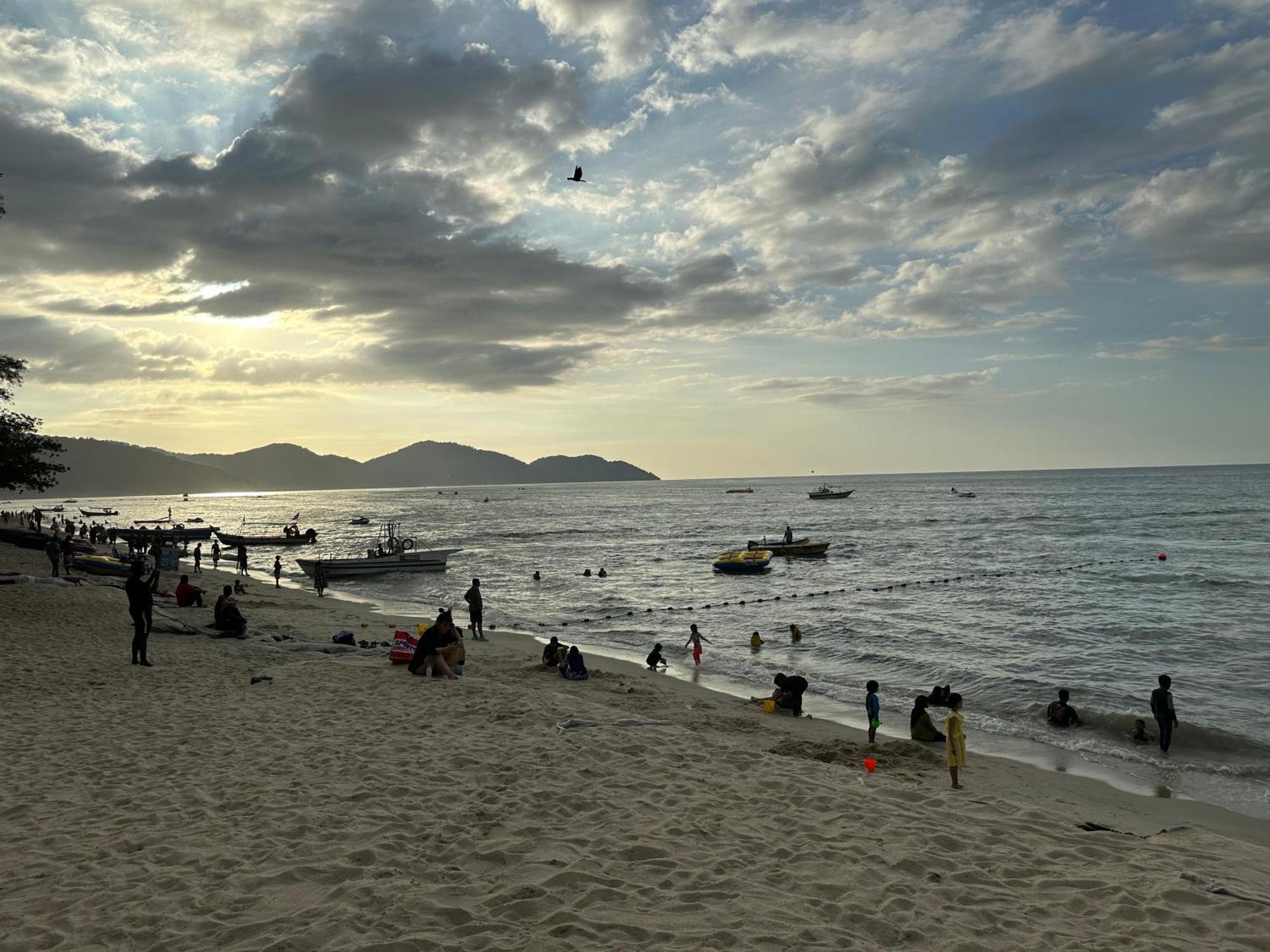 Beach Resort Home Stay Sri Sayang Apartment Batu Ferringhi 2Bedroom 외부 사진