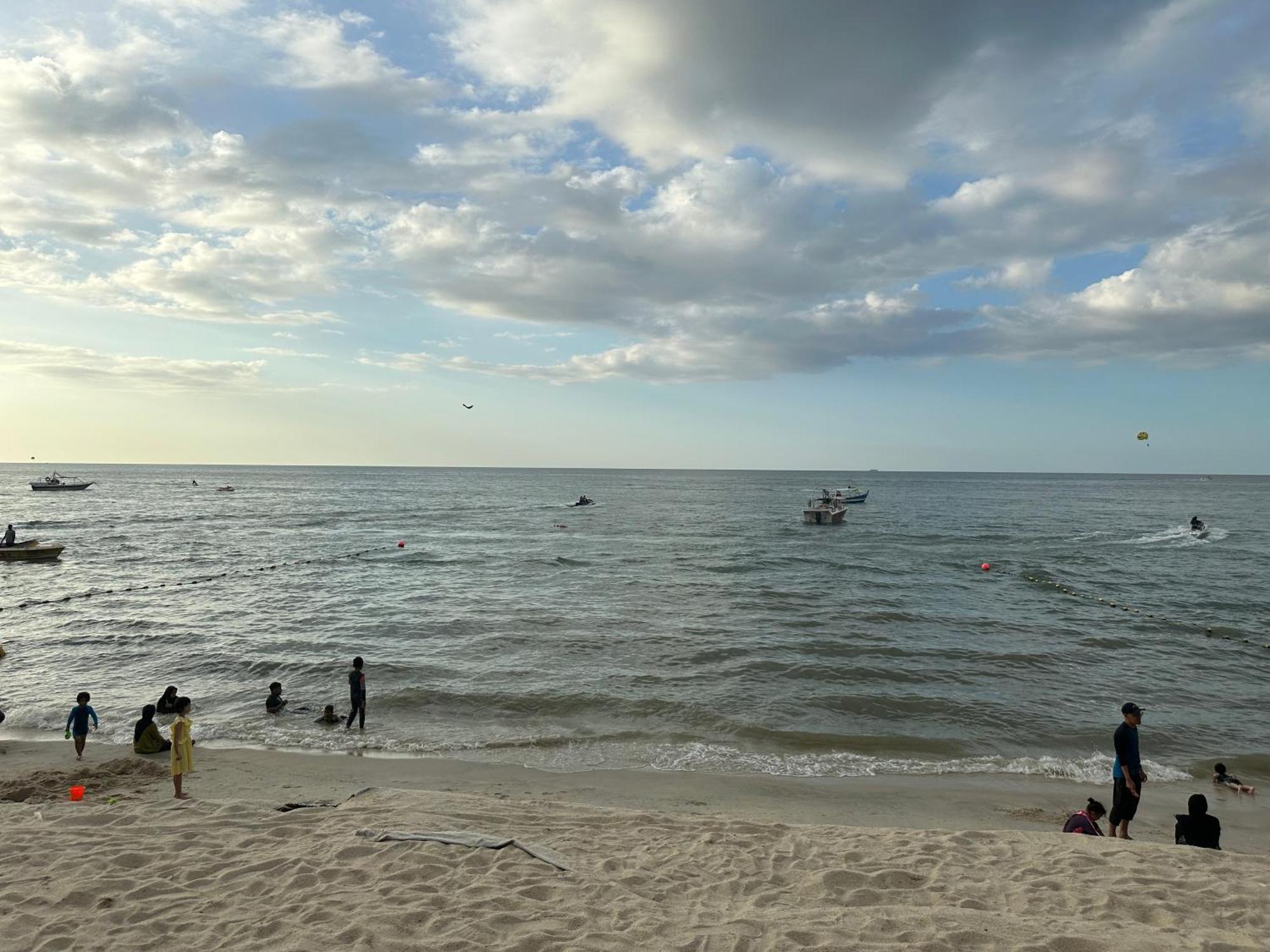 Beach Resort Home Stay Sri Sayang Apartment Batu Ferringhi 2Bedroom 외부 사진